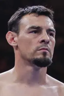 Robert Guerrero como: 