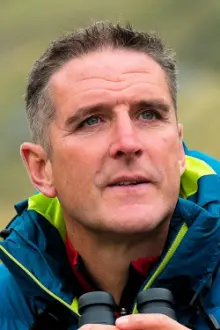 Iolo Williams como: 