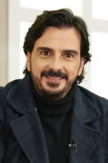 Carlos Camacho como: Ramón Vargas