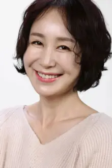 Jung Yoon-seo como: Mother
