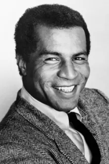 Lloyd Haynes como: Lt. Bill Boyd