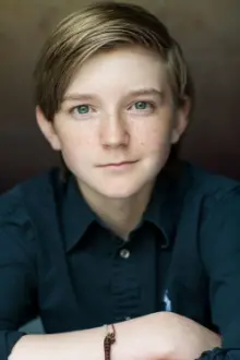 Joshua Blue Pickering como: Young Michael