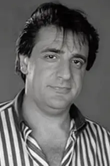 Andrés Vicente como: Alfonso Pascutti