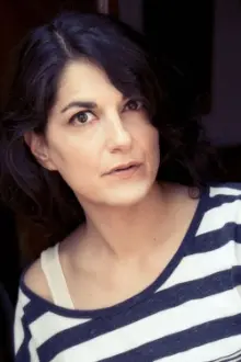 Javeh Asefdjah como: Rosa