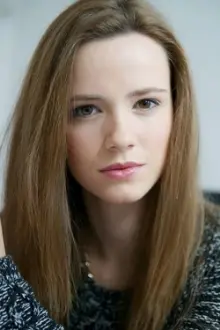 Sara Butler como: Catarina