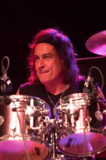 Vinnie Appice como: drums