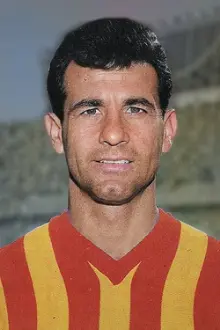 Metin Oktay como: Metin Oktay