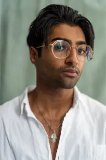 Nikhil Parmar como: Amir