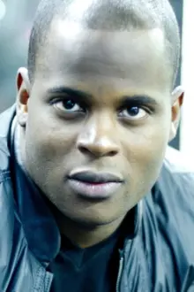 Michael Lespinasse como: Agent Jones