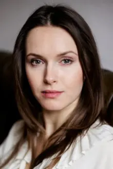 Janina Rudenska como: Josephine Abaza