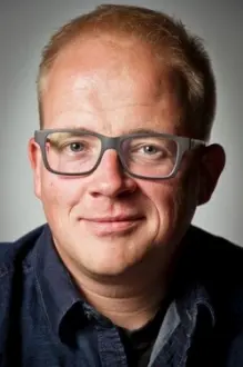 Sven de Leijer como: Host