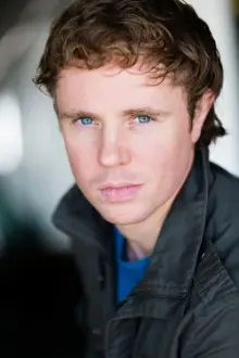 Dustin Kerns como: Adam Steele