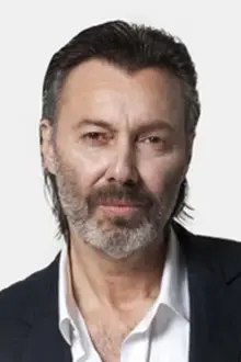 Hakan Karahan como: Ömer