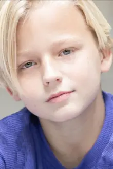 Caden Dragomer como: Mason