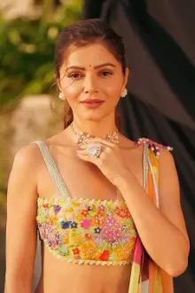 Rubina Dilaik como: Madhu