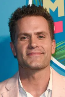 Kyle Brandt como: Self - Host