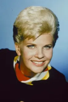 Barbara Anderson como: Joan Kahn