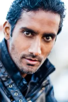 Karthik Srinivasan como: Arthur Holmwood