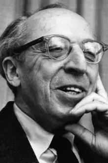 Aaron Copland como: Self - Composer and conductor