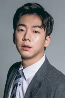Ock Yun-jung como: Yong-sik