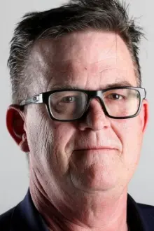 Sean Plunket como: Himself - Host