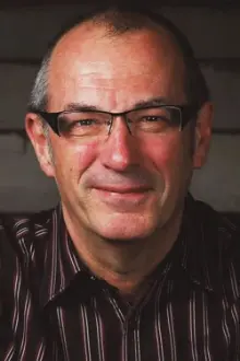 Dave Gibbons como: Ele mesmo