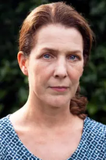 Fionnuala Murphy como: Frances Reynolds