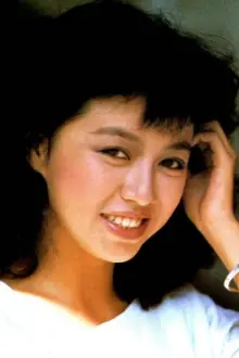 Joan Tong Lai-Kau como: Maid / Gigi