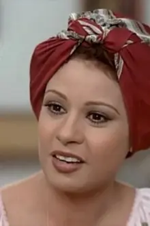 Salwa Sadeq como: Aida