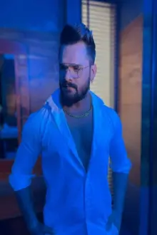 Khesari Lal Yadav como: 