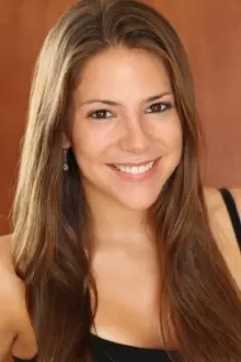 Simone Frajnd como: Samantha