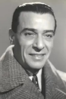 Luis Hurtado como: Fernando Amil