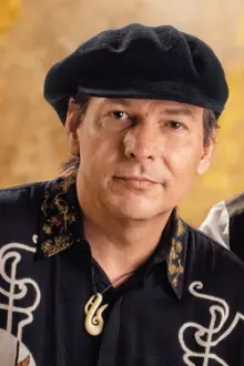 Tommy Shannon como: Bass