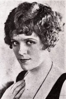 Helen Howard como: Madeline