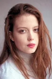 Héloïse Janjaud como: Louise