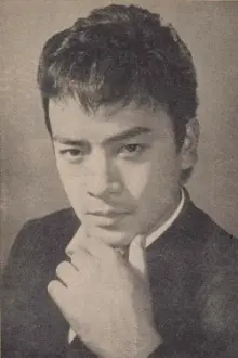 Shingo Yamashiro como: Kaku-san