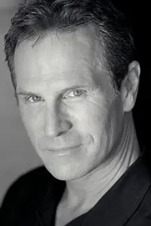 Michael Toland como: Friar Lawrence / Capulet (voice)