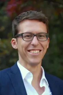 Bastian Obermayer como: Self - Investigative Reporter, Süddeutsche Zeitung