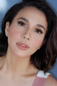 Karylle como: Iris Medira / Jade Villanueva