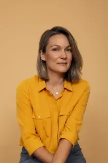 Léa Simard como: Mélanie