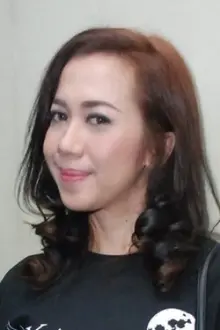 Dewi Amanda como: Kepsek