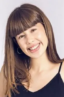 Julia Sierra como: Cristina