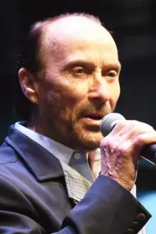 Lee Greenwood como: 