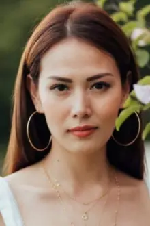 Bianca Manalo como: Tiffany Olivar