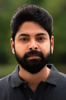 Vivek Rajagopal como: Karthik