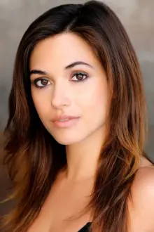 Justene Alpert como: Leanne