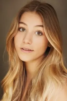 Kiera Milward como: Violet