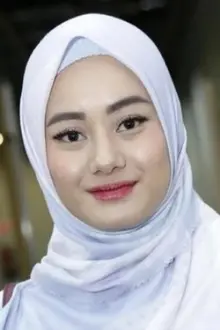 Dinda Hauw como: Cinta