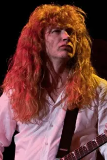 Dave Mustaine como: Lead Vocals/Guitar