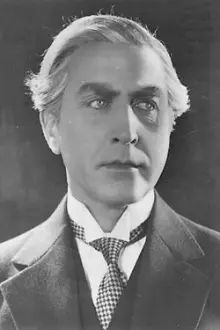 Fritz Alberti como: Dietrich, Bankier